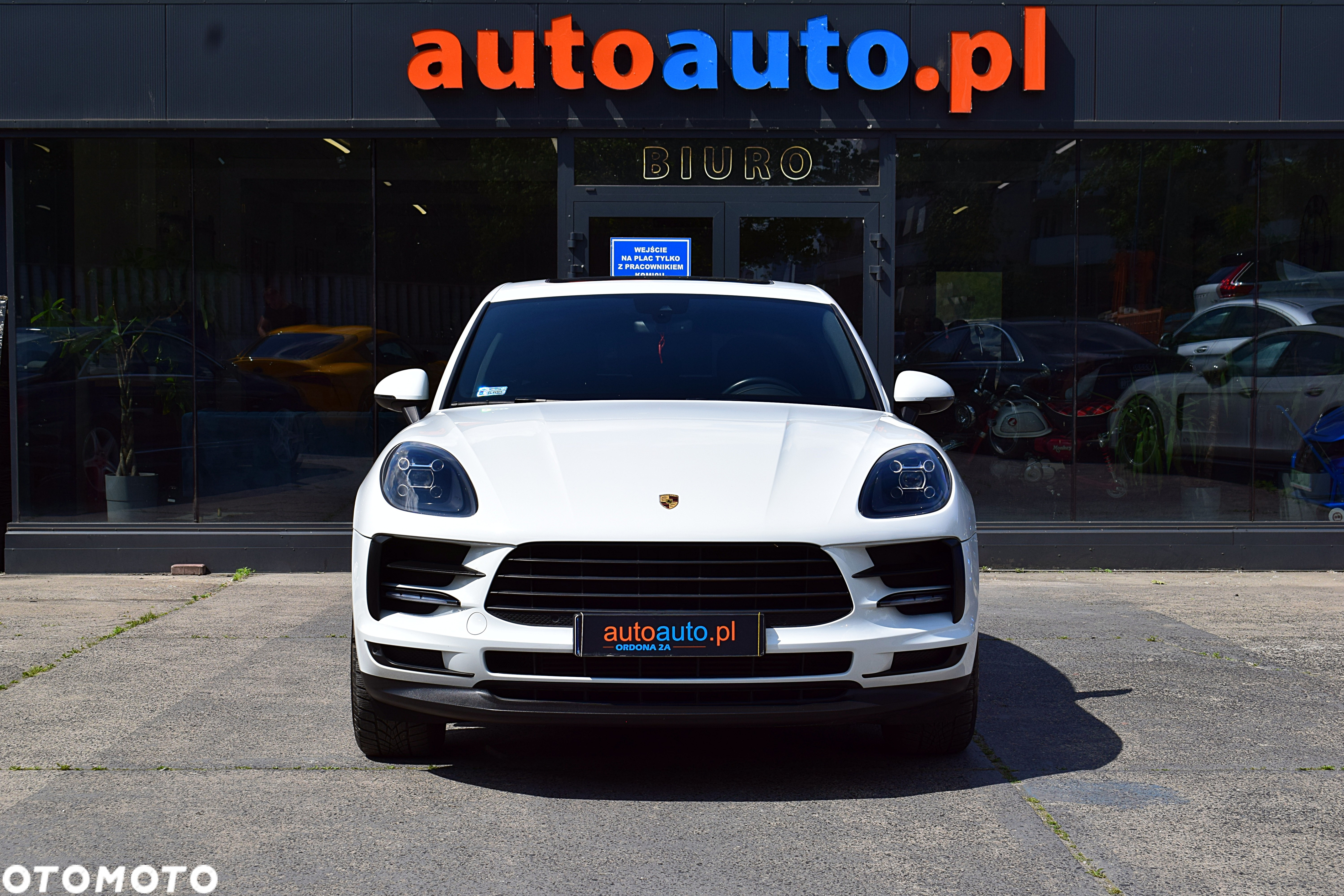 Porsche Macan Standard - 2