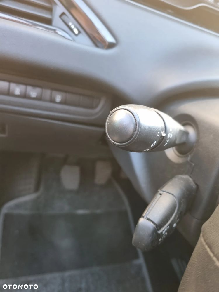 Peugeot 208 1.6 e-HDi Active STT - 8