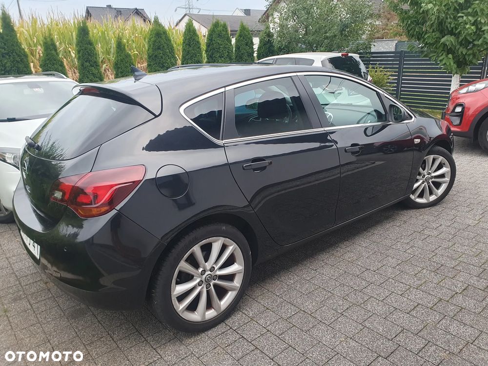 Opel Astra 1.4 T Cosmo - 3