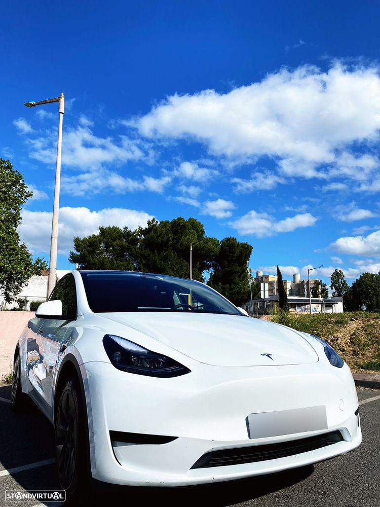 Tesla Model Y - 7
