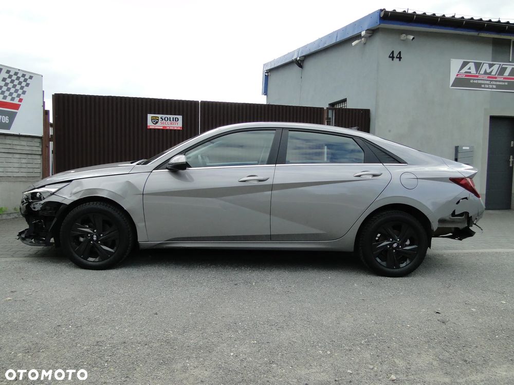 Hyundai Elantra 1.6 Smart - 12