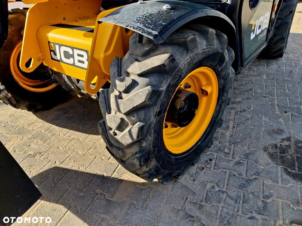 JCB 525-60 Agri Plus - 13