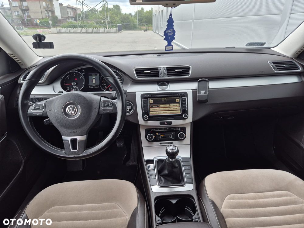 Volkswagen Passat 2.0 TDI Comfortline - 7
