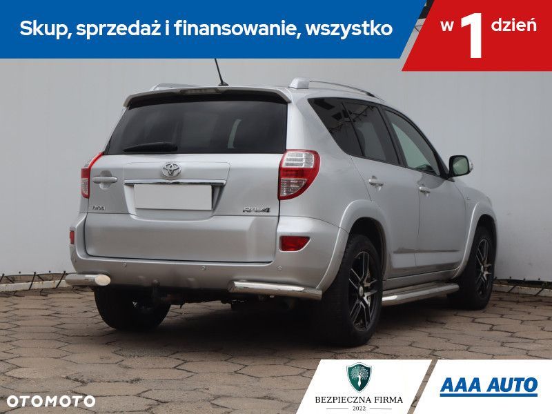 Toyota RAV4 - 7