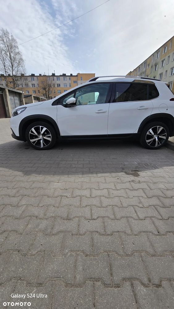 Peugeot 2008 1.2 Pure Tech GPF Allure S&S EAT6 - 10