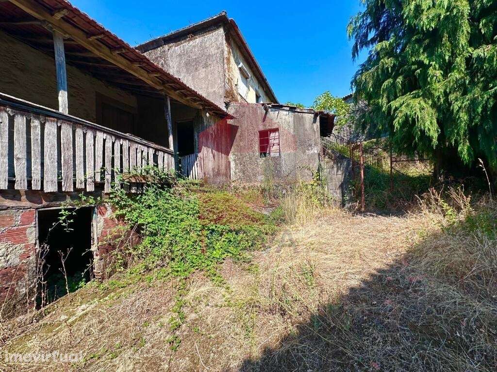 Moradia para restauro, Chorense - Grande imagem: 3/23