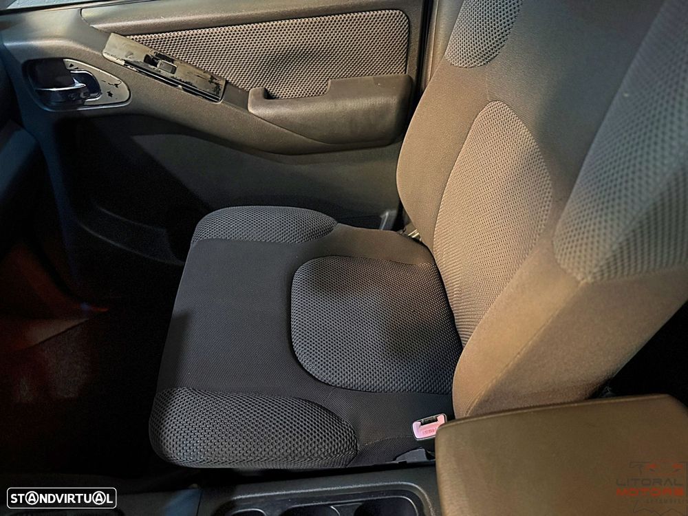 Nissan Navara 2.5 dCi CD Pilot - 21