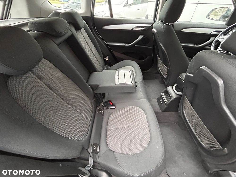 BMW X1 sDrive18d - 18