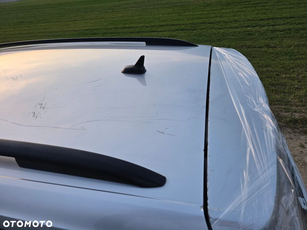 Volkswagen Touran 1.5 TSI EVO Comfortline - 25