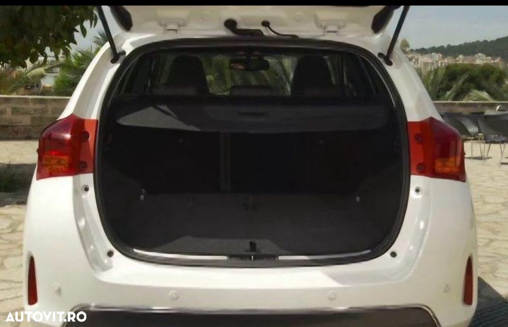 Toyota Auris 1.8 VVT-i Automatik Executive - 4