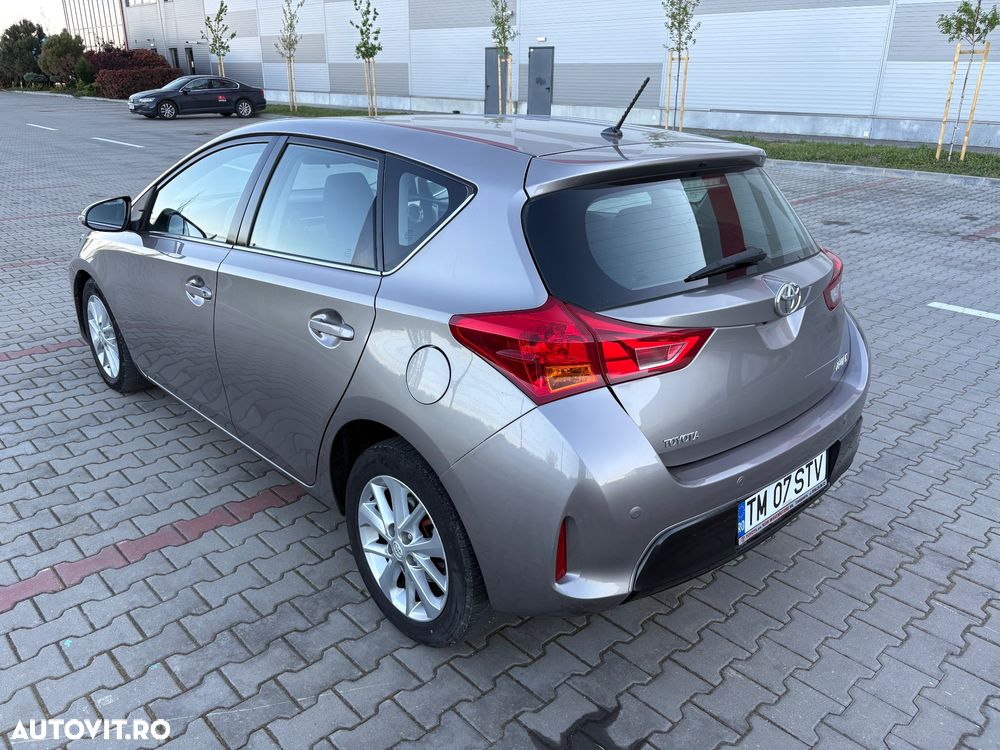 Toyota Auris 2.0 D-4D Edition - 4