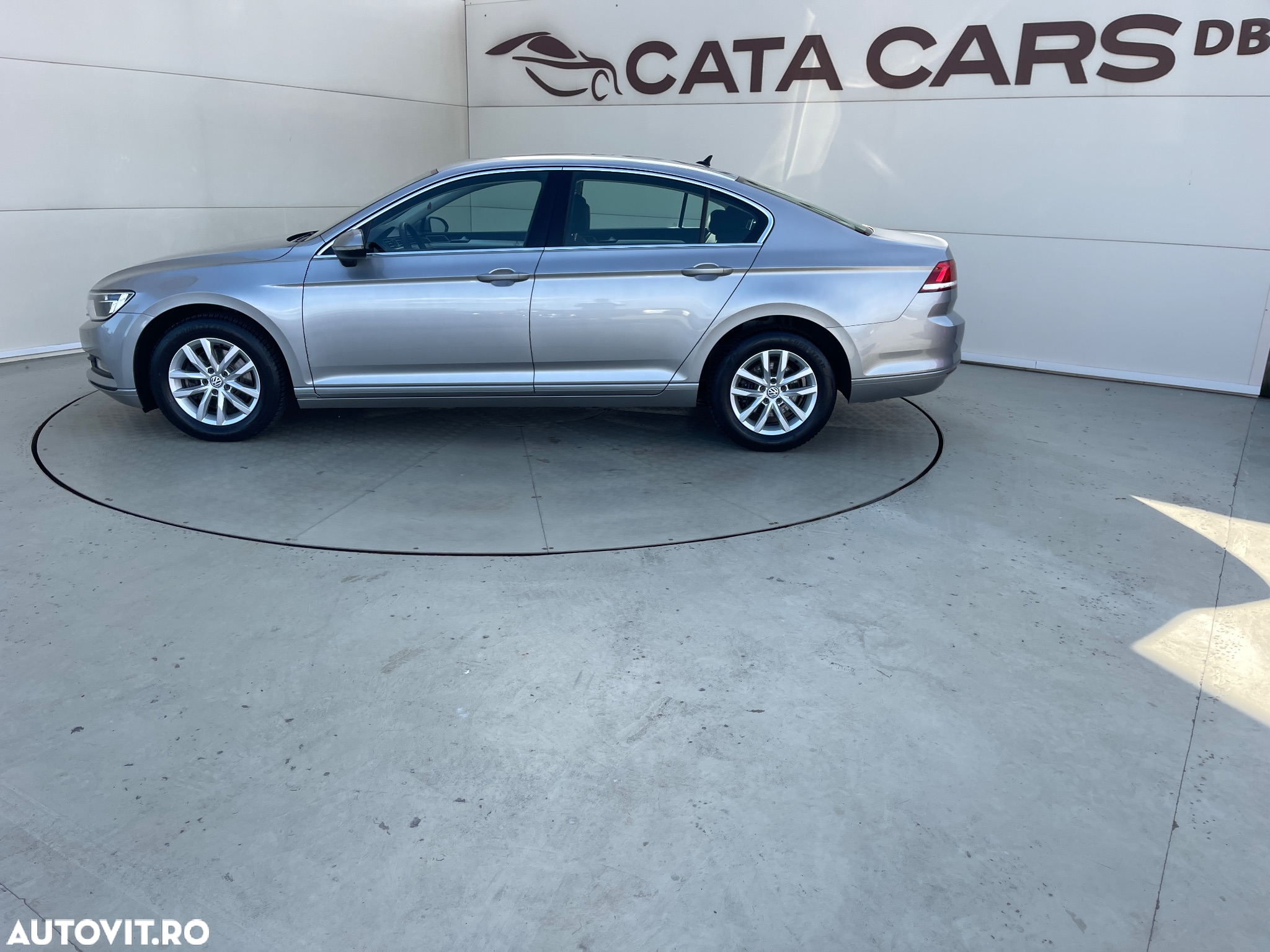 Volkswagen Passat - 8