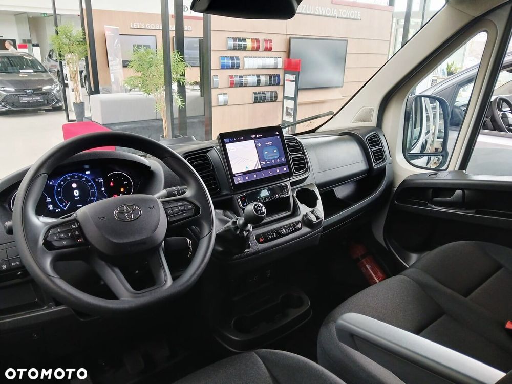 Toyota PROACEMAX - 9