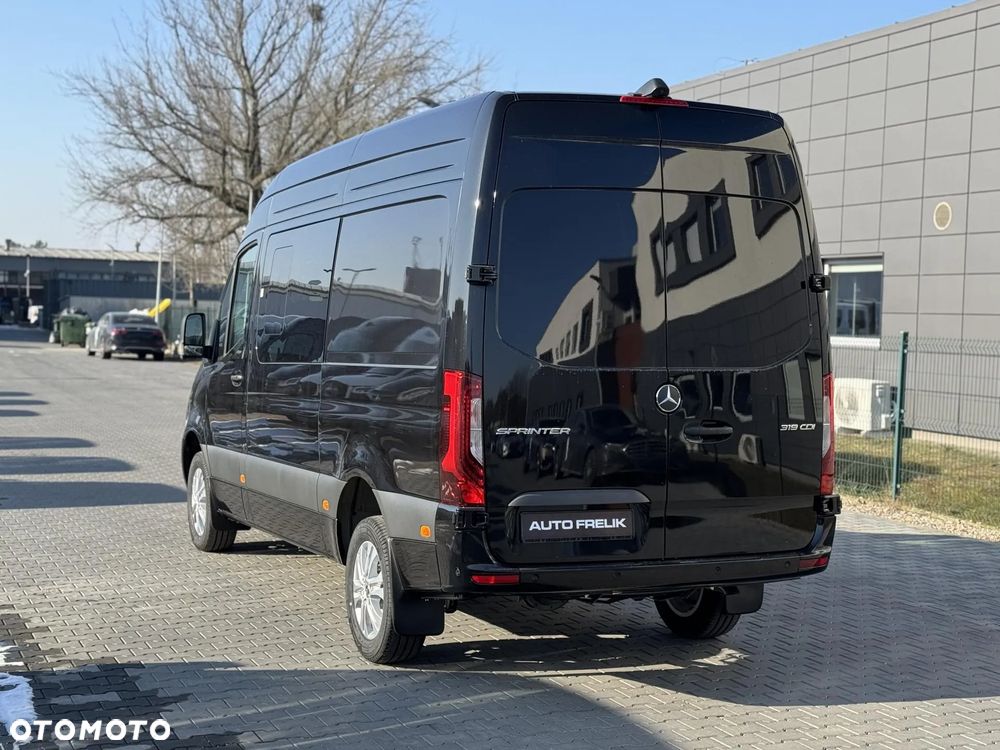Mercedes-Benz Sprinter - 5