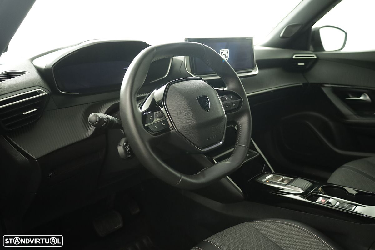 Peugeot 2008 1.2 PureTech Allure EAT8 - 7