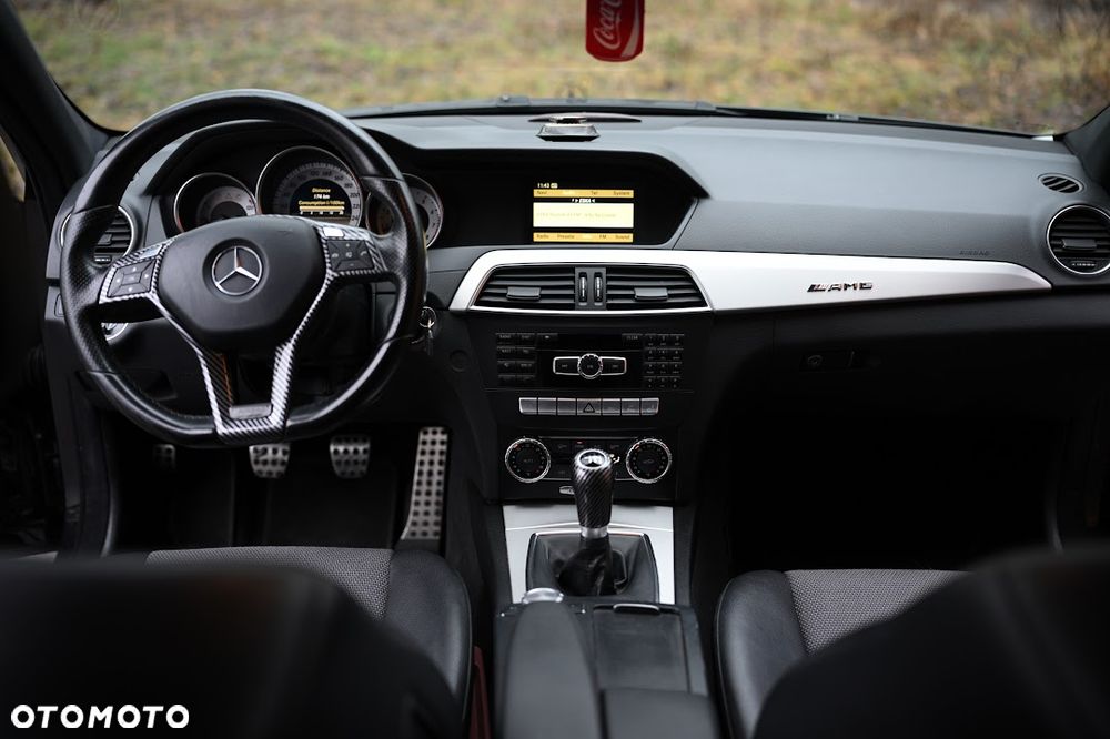 Mercedes-Benz Klasa C 180 CGI BlueEFFICIENCY Avantgarde - 11