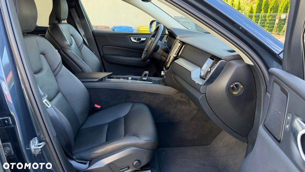 Volvo XC 60 B4 B Momentum Pro - 14
