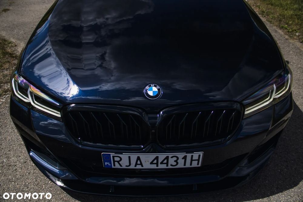 BMW Seria 5 M550i xDrive sport - 8