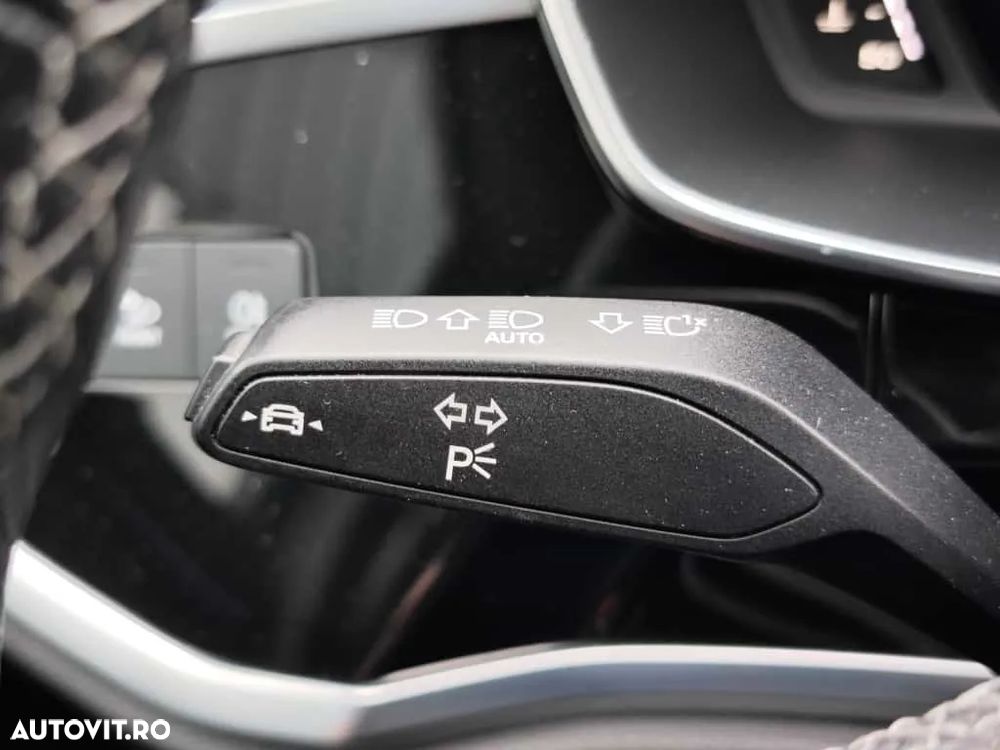 Audi Q3 Sportback 2.0 40 TDI quattro S tronic S Line - 29