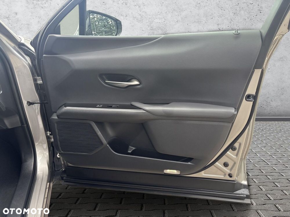Lexus UX - 21