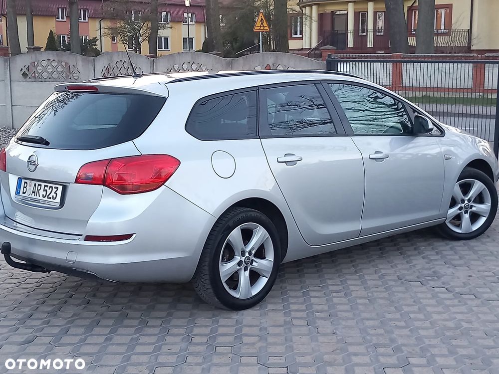 Opel Astra 1.6 150 Jahre - 15