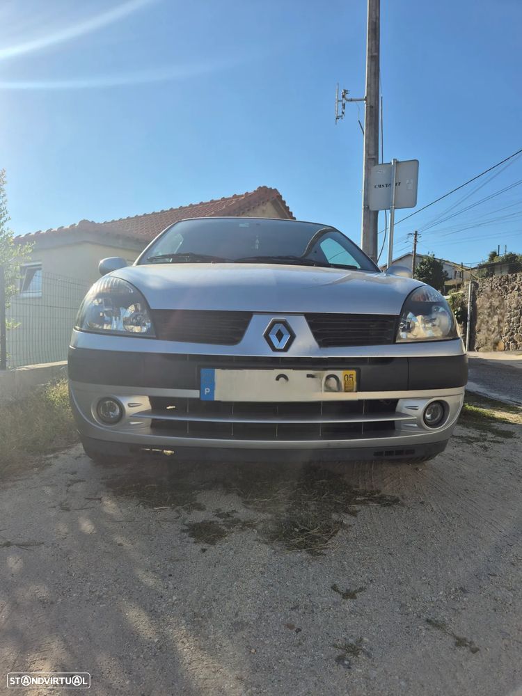 Renault Clio - 10