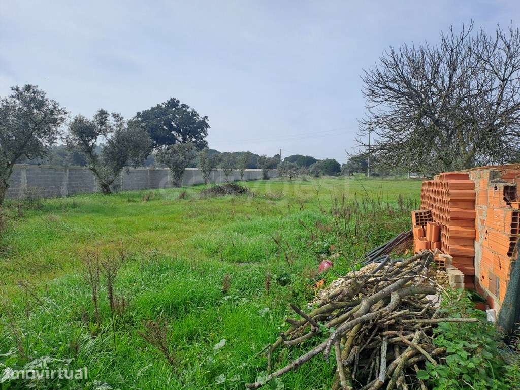 Terreno misto localizado na Moita, a 20 minutos de Lisboa - Grande imagem: 5/22