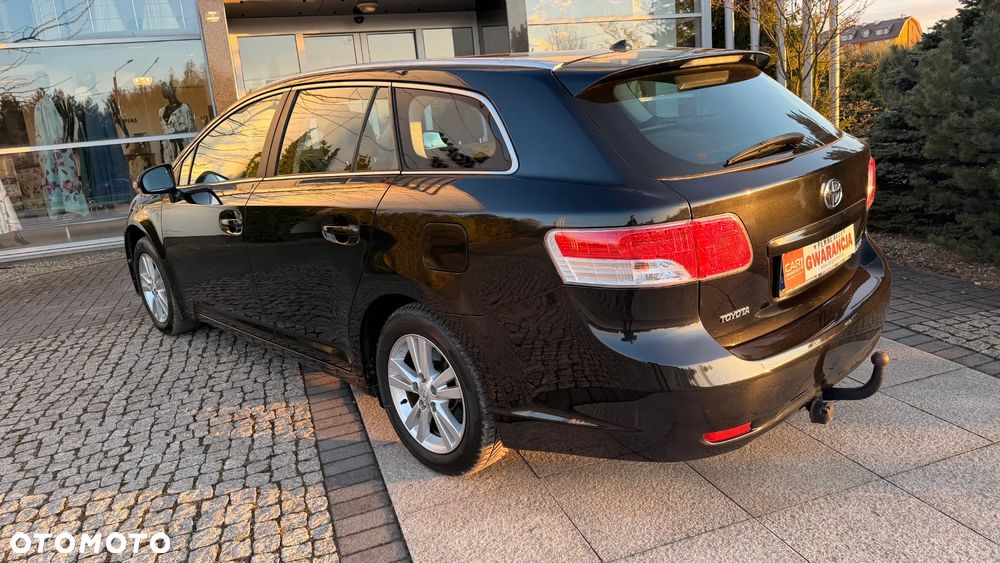 Toyota Avensis 2.0 Multidrive S Executive - 12
