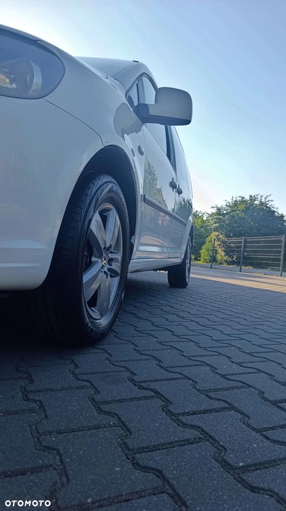 Volkswagen Caddy Maxi Highline DSG - 12