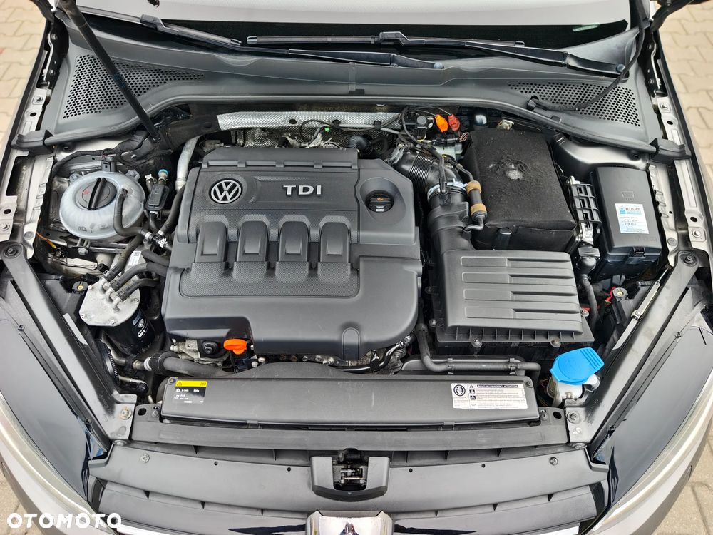 Volkswagen Golf 2.0 BlueTDI DSG Highline - 24