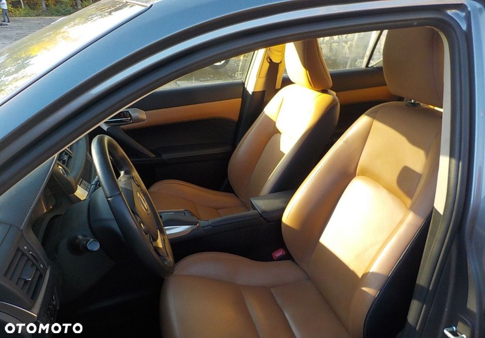Lexus CT - 25