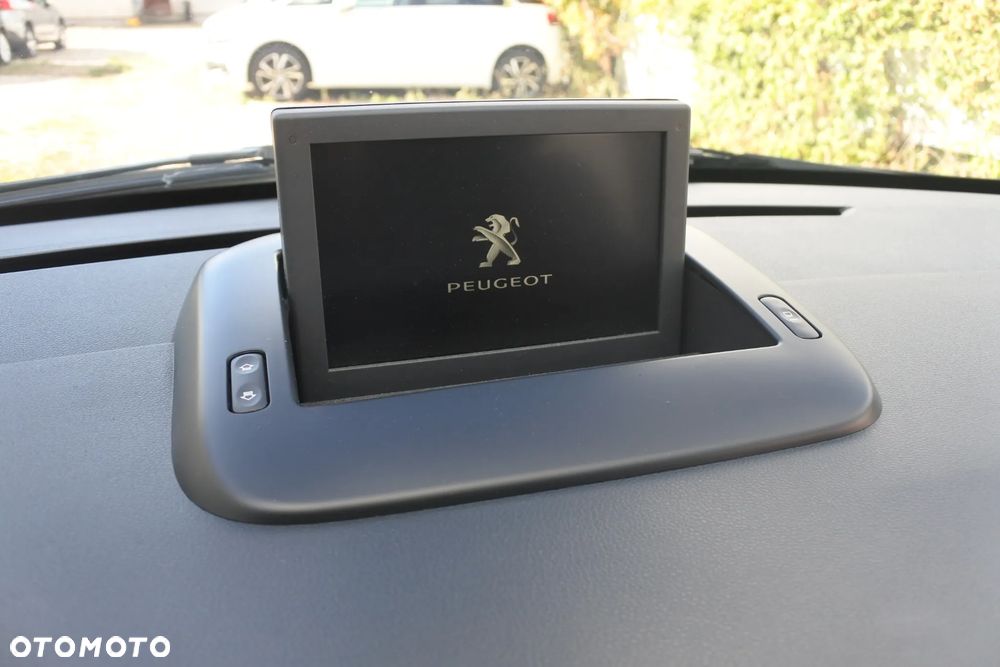 Peugeot 3008 PureTech 130 Stop & Start GPF Allure - 22