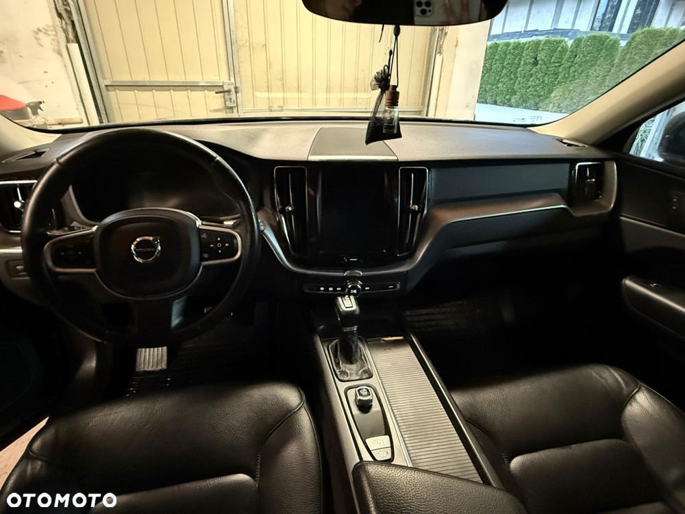Volvo XC 60 D4 Momentum - 11