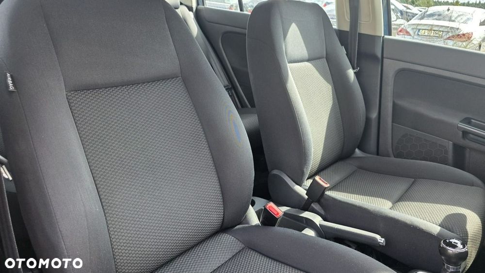 Volkswagen Golf Plus - 11