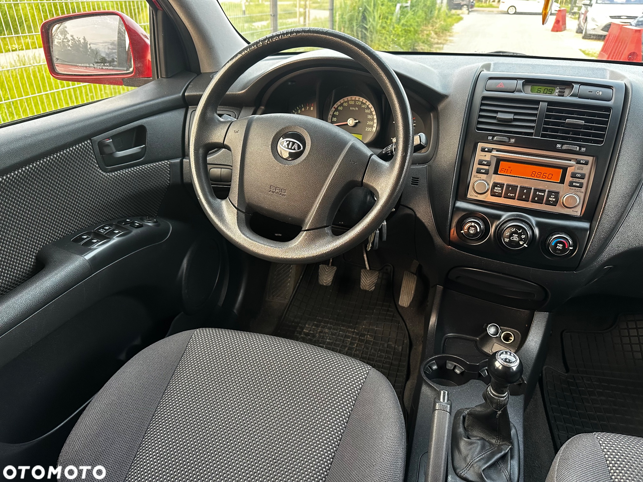 Kia Sportage 2.0 CVVT 2WD Attract - 27