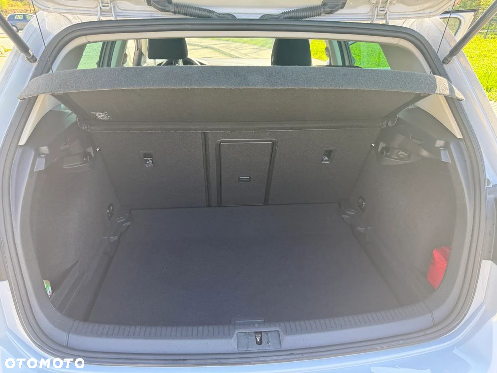 Volkswagen Golf - 26