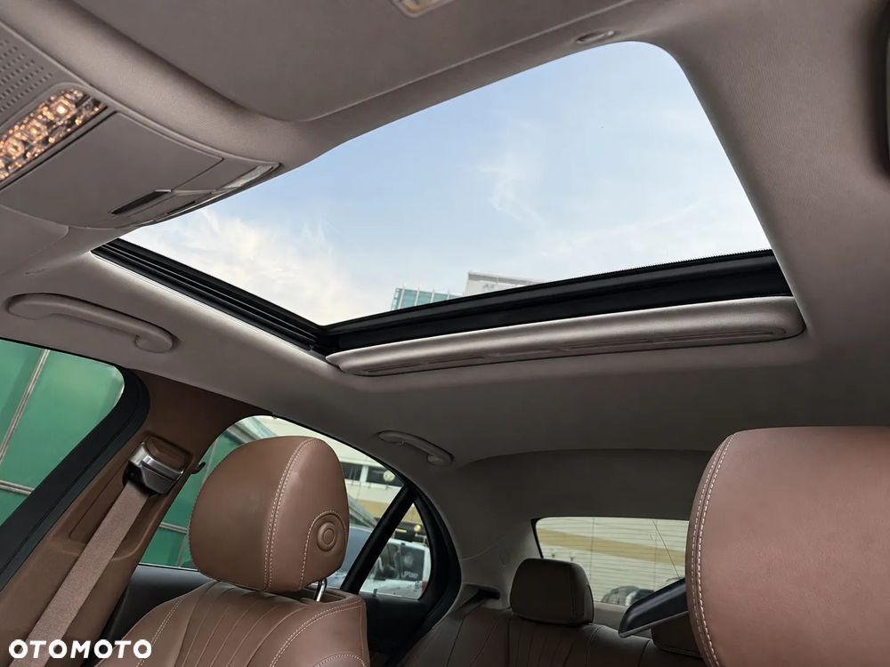 Mercedes-Benz Klasa E 220 d 4Matic 9G-TRONIC Exclusive - 16