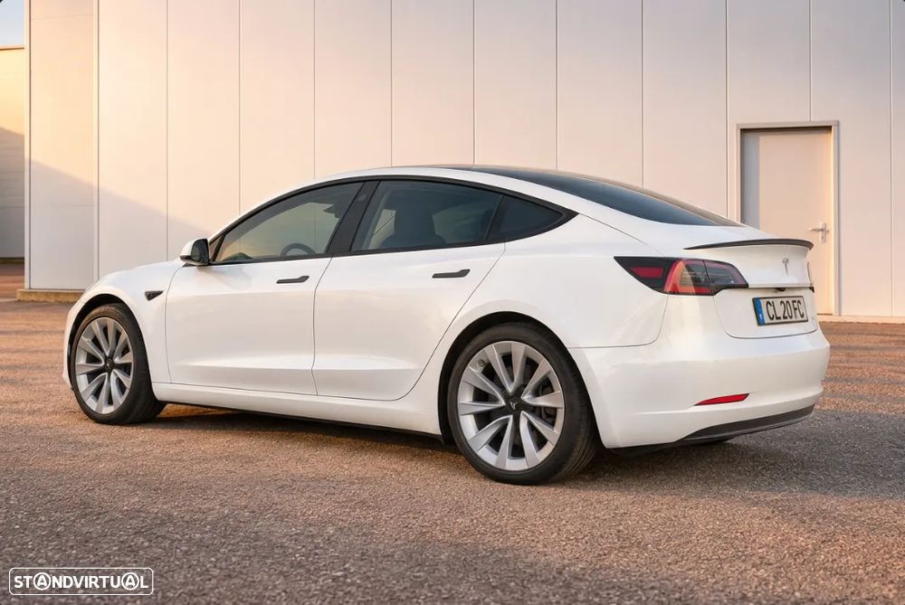 Tesla Model 3 2022 photo 2