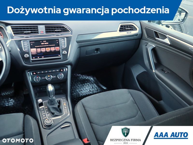 Volkswagen Tiguan - 9