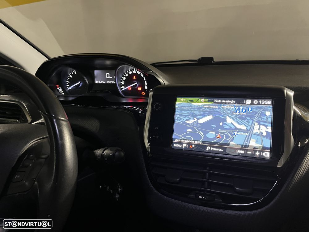 Peugeot 2008 1.2 PureTech Style - 12