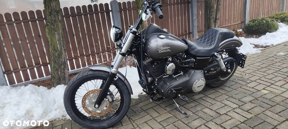 Harley-Davidson Dyna Street Bob - 8