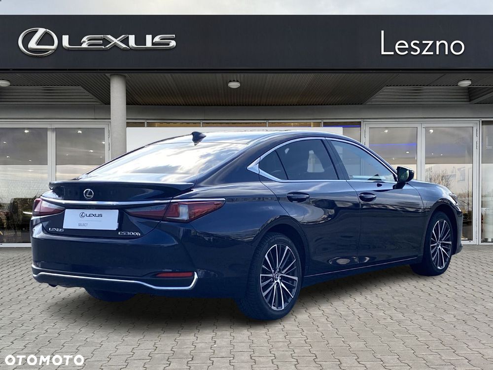 Lexus ES - 3