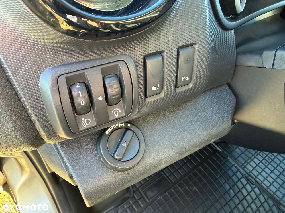 Opel Vivaro - 19