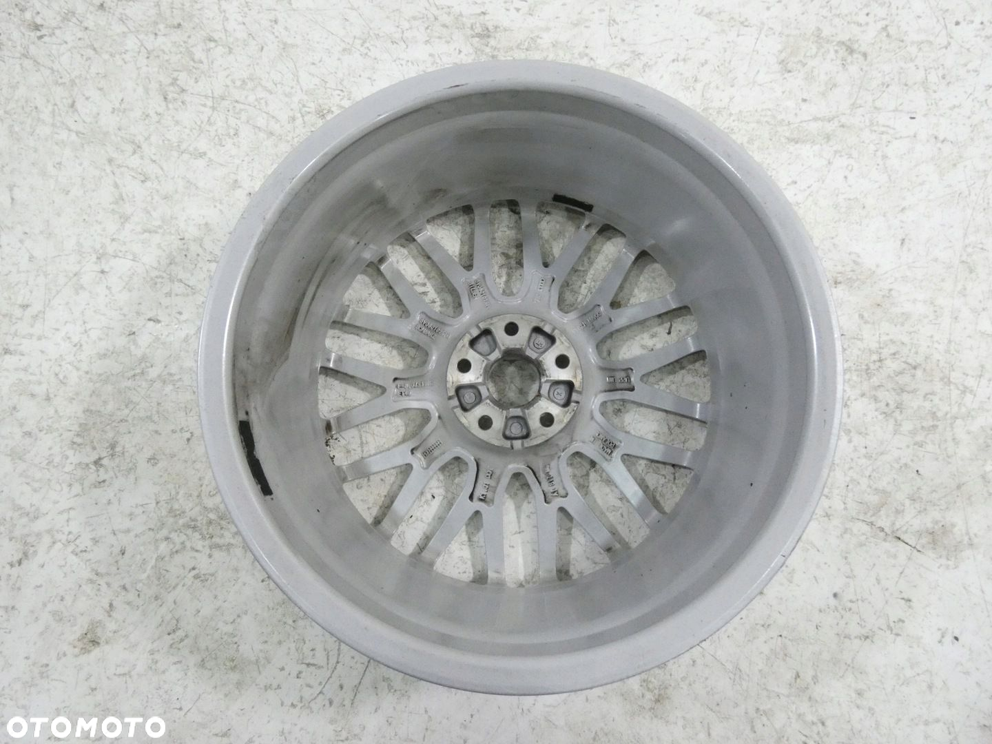 Audi aluminiowa felga 19 8V0601025FF - 3