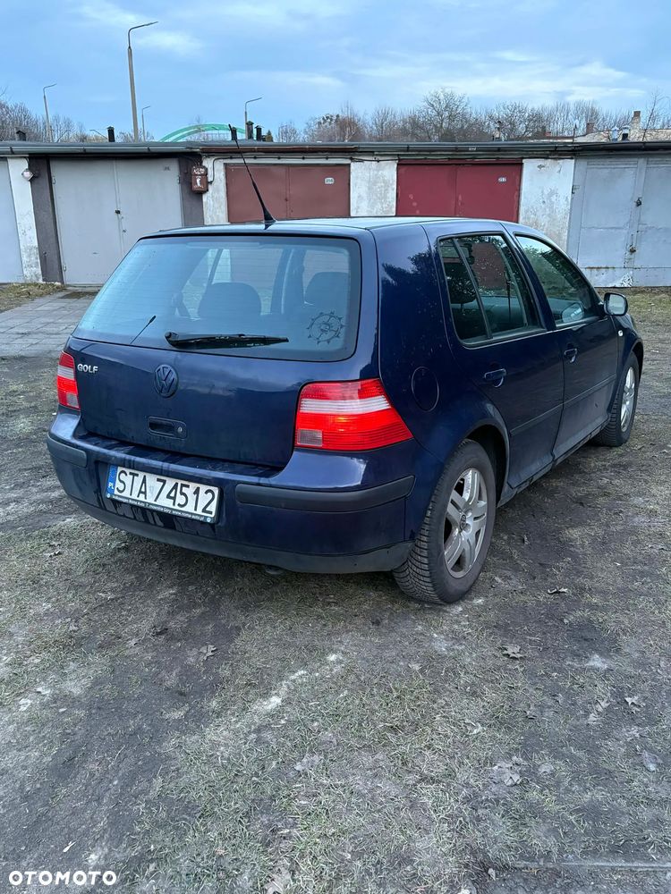 Volkswagen Golf - 2