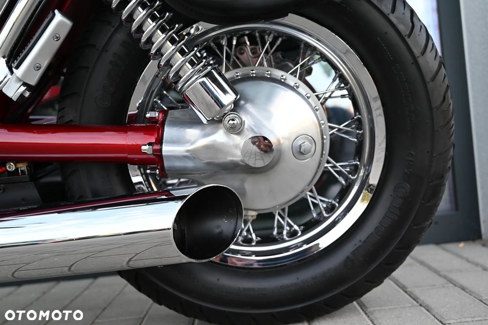 Suzuki Intruder - 32