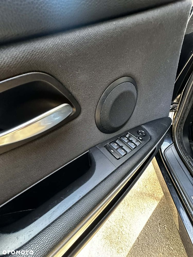 BMW Seria 3 318d DPF - 14