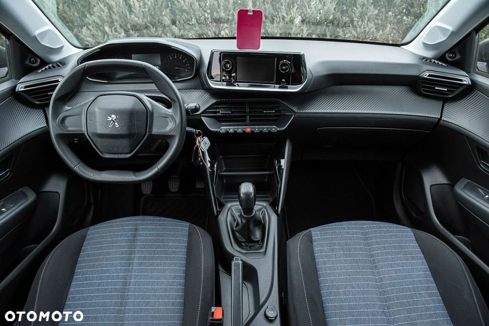 Peugeot 208 - 23