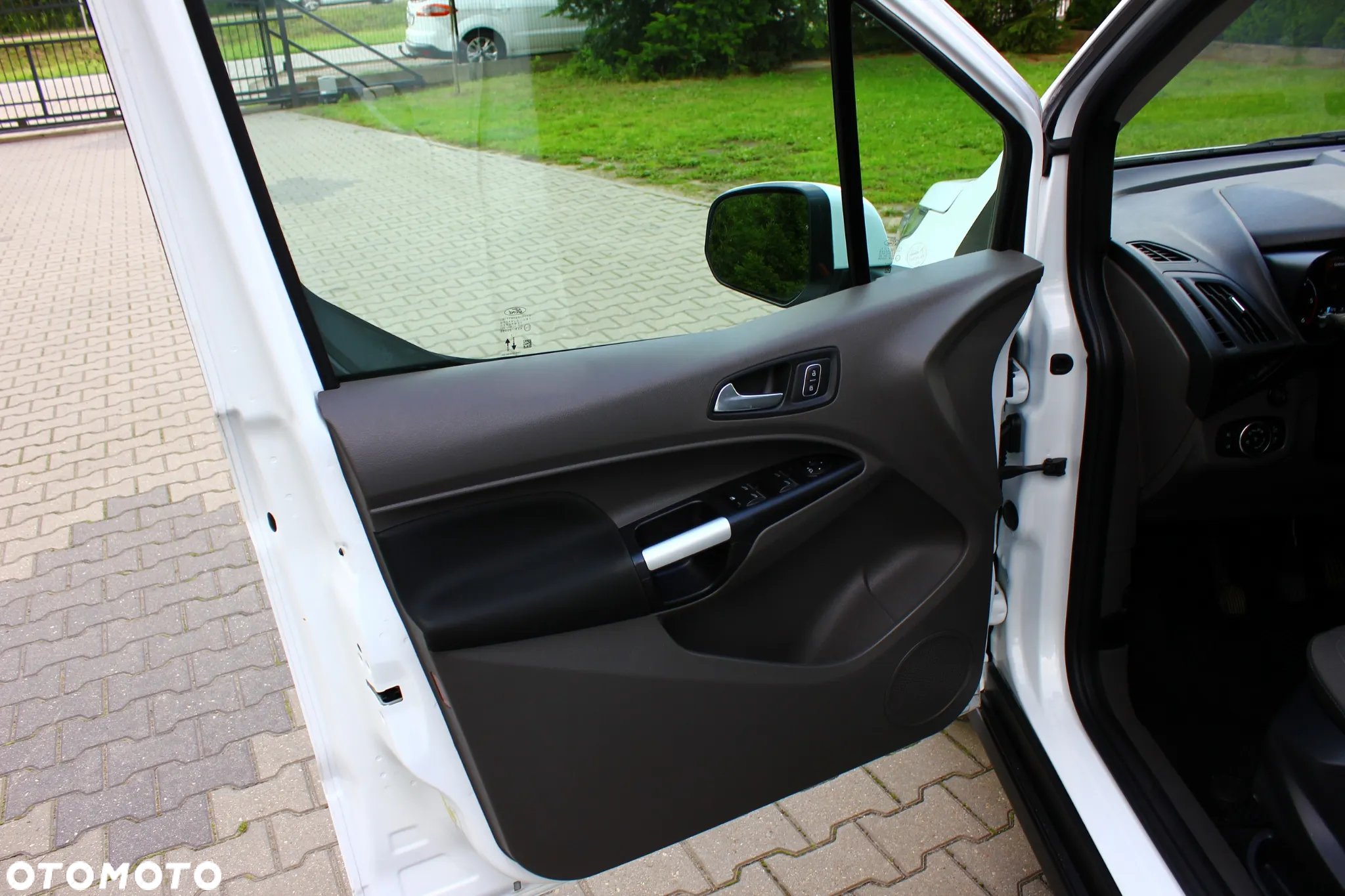 Ford Tourneo Connect 1.5 EcoBlue Titanium - 28