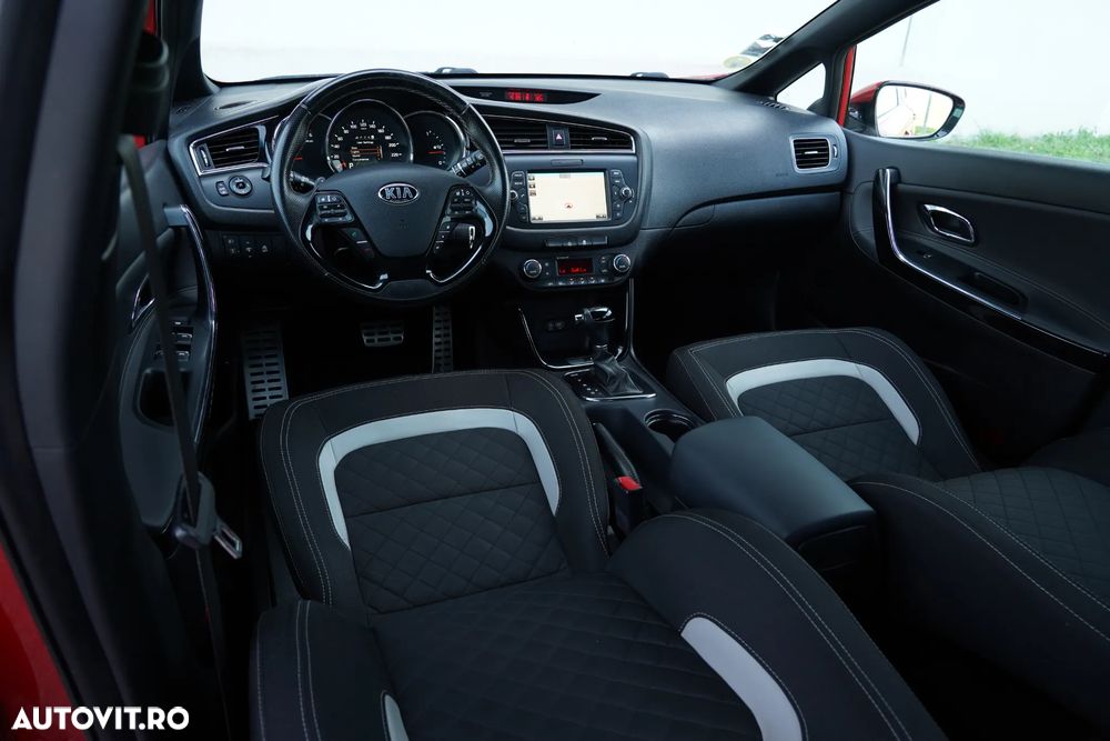 Kia Ceed - 10